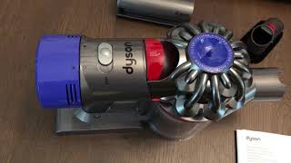 Video Recensione DYSON V8 aspirapolvere senza filo [upl. by Pauwles116]