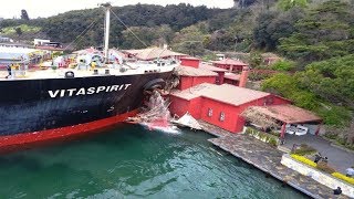 Ship crashes into Million Dollar Waterfront Mansion in Istanbuls Bosphorus Caught on Cameras [upl. by Fabio]